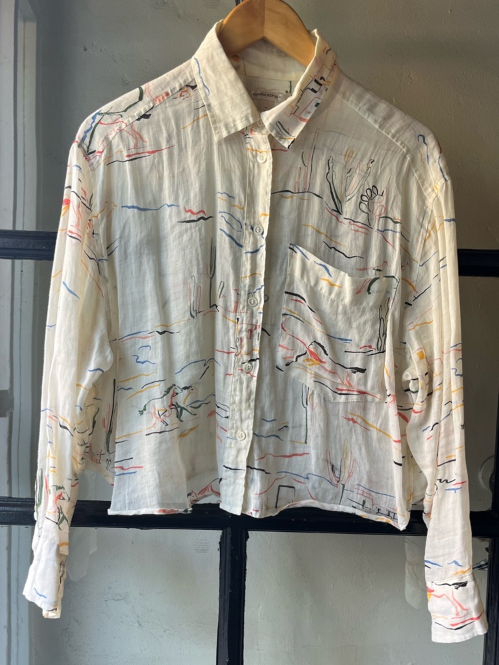 Lovely Banana Republic Semi Sheer Ranch Desert Print Cropped Button Up